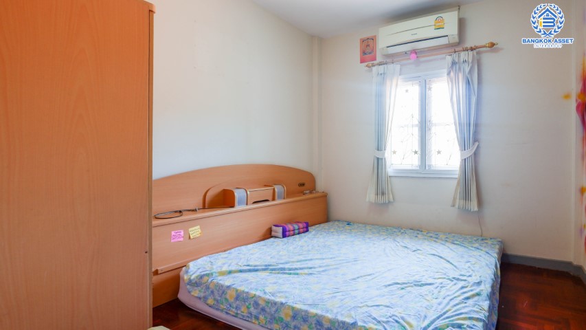 *****ทาวน์เฮ้าส์มือสองนนทบุรี ม.เปี่ยมสุข รัตนาธิเบศร์ บ้านพร้อมอยู่! เนื้อที่มากถึง 21 ตร.ว. ฟังก์ชัน 3 ห้องนอน 2ห้องน้ำ บนทำเลดี โซนเมือง! เพียง 5 นาทีถึงรถไฟฟ้าสายสีม่วง "สถานีสะพานพระนั่งเกล้า" ใกล้เซ็นทรัลรัตนาธิเบศร์ และทางด่วน "งามวงศ์วาน" ราคาพิเศษสุด!